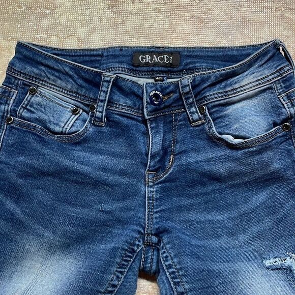 Grace Women’s skinny distressed jeans. Size 24 - Picture 13 of 15